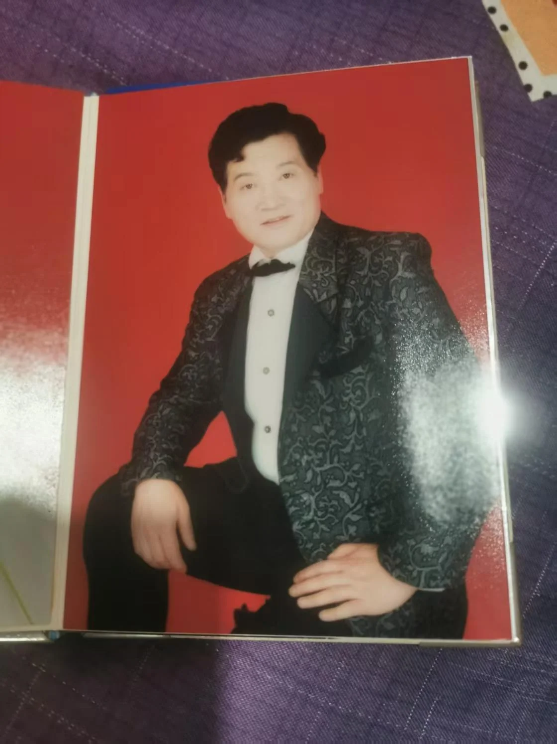 马叔年轻时的西装艺术照